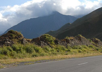 Военно-грузинскую дорогу открыли для всех видов транспорта