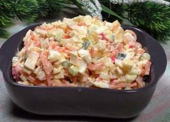 30 минут на кухне: салат «Валерия» с копченой курицей и корейской морковью