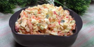 30 минут на кухне: салат «Валерия» с копченой курицей и корейской морковью