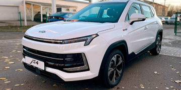 Без рекламы: новый кроссовер JAC появился у дилеров