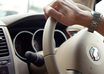 Продажу японских праворульных автомобилей могут запретить в России