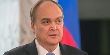 Антонов прокомментировал вывод из-под санкций операций для работы дипмиссий