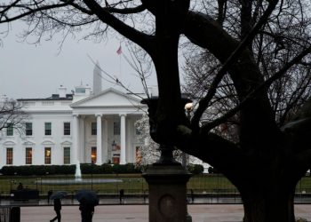 Байден не знал о назначении спец-прокурора по делу Трампа, заявила Жан-Пьер