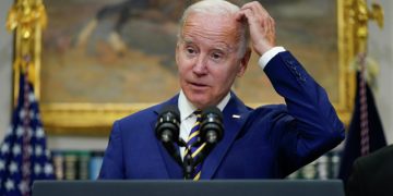 Байден последним из участников прибыл на саммит G20