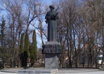 Бастрыкин поручил расследовать снос памятника «Алеша» в латвийском Резекне