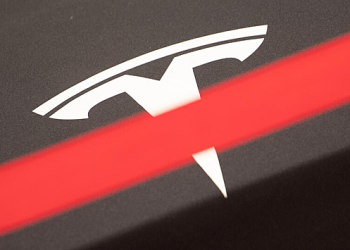 Tesla обновит свой самый дешевый автомобиль