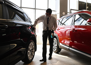 В России рухнули продажи люксовых автомобилей