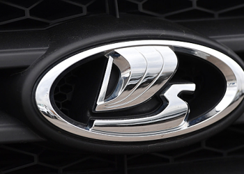 Игроки «Зенита» теперь будут ездить на автомобилях марки LADA