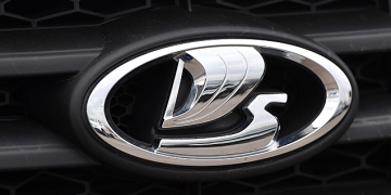 Игроки «Зенита» теперь будут ездить на автомобилях марки LADA