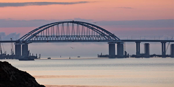 Движение по Крымскому мосту приостановят