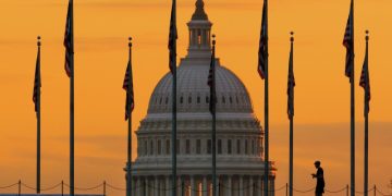 Демократы приблизились к контролю над сенатом США, сообщил Fox News