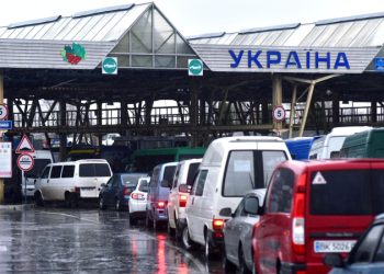 Депутат Рады заявил, что дизеля для генераторов у таможни хватит на день