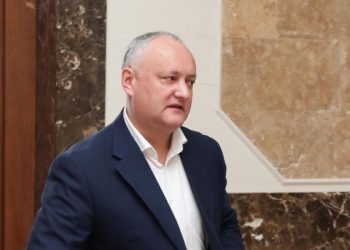 Додон пообещал продолжить борьбу после выхода из-под домашнего ареста