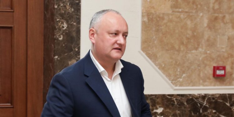 Додон пообещал продолжить борьбу после выхода из-под домашнего ареста