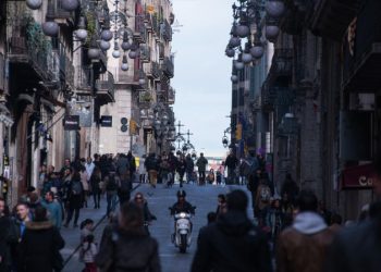 Экоактивисты испачкали витрину и стену Египетского музея в Барселоне