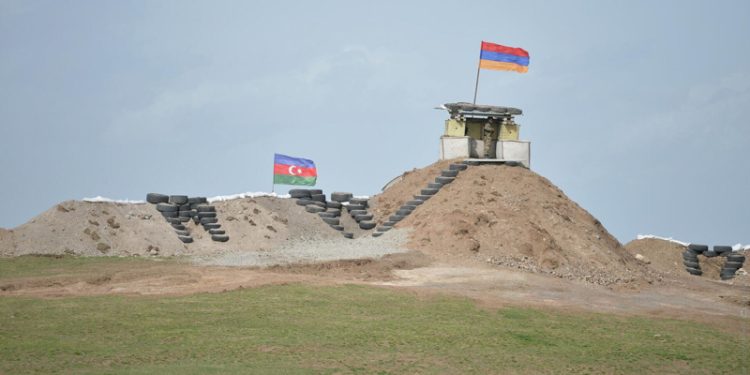 Ереван вновь обвинил Баку в обстреле на границе