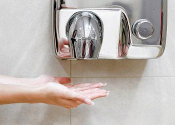 Эта вещь крадет молодость ваших рук: специалисты не советуют пользоваться ей