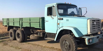 На продажу выставили новые грузовики ЗИЛ-133 из запасов Госрезерва