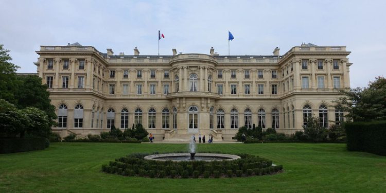 Франция начала работу по созданию спецтрибунала в отношении России