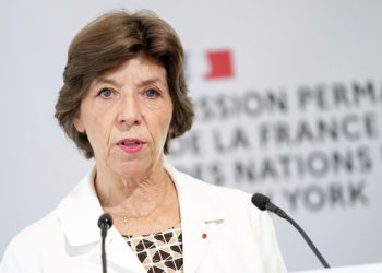 Глава МИД Франции заявила, что Европа должна быть более автономной от США