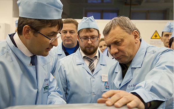 Глава Роскосмоса призвал выпускать по одному спутнику в день