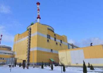 Хмельницкая и Ровенская АЭС были остановлены искусственно, считает Рогов