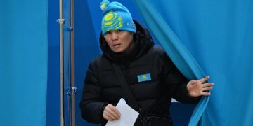 Явка на выборах в Казахстане к 11:00 мск составила 51,16 процента