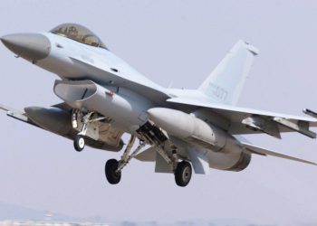 Южная Корея подняла в воздух истребители из-за активности самолетов КНДР