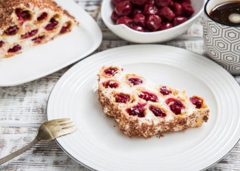 К семейному чаепитию: пошаговый рецепт торта «Монастырская изба»