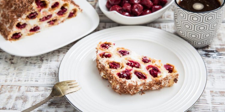 К семейному чаепитию: пошаговый рецепт торта «Монастырская изба»