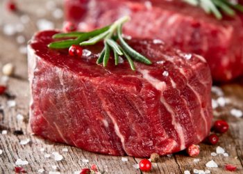 Как разморозить мясо за 10 минут: простой, но рабочий метод