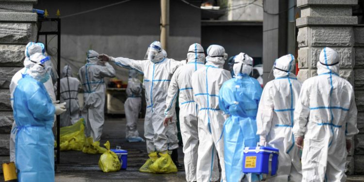 Китай третий день подряд фиксирует антирекорд по числу случаев СOVID-19