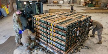 Кулеба призвал ускорить поставки оружия Украине