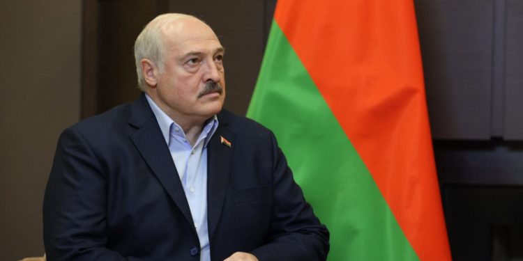 Лукашенко не откажется от помощи ОДКБ в случае вторжения в Белоруссию