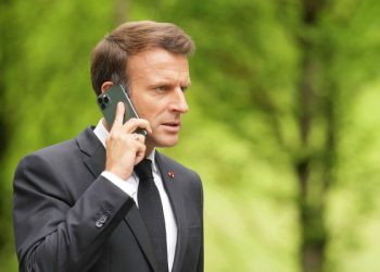 Макрон заявил о готовности поддержать расследование падения ракет в Польше