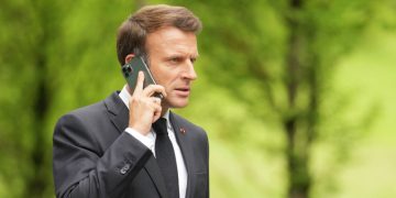 Макрон заявил о готовности поддержать расследование падения ракет в Польше