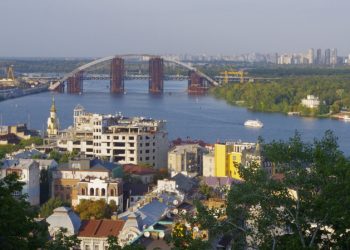 Мэрия Киева предупредила о возможных экстренных отключениях света 7 ноября