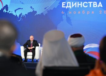 Путин: Украина прошла путь неприкрытого вмешательства Запада в ее дела