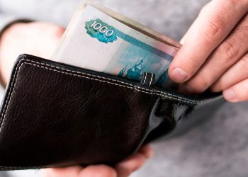 Россиянам рассказали, кому с 1 января повысят зарплаты