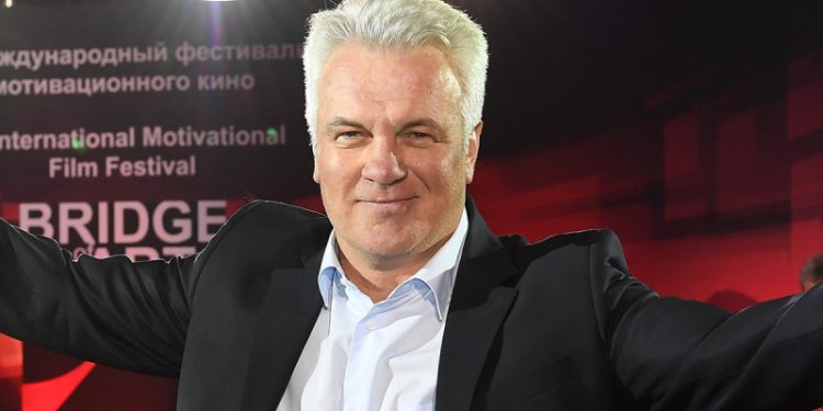 Российский актер рассказал, как прошел кастинг британского сериала «Корона»