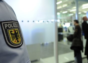 СМИ: полицию Берлина раскритиковали из-за пророссийских взглядов сотрудника