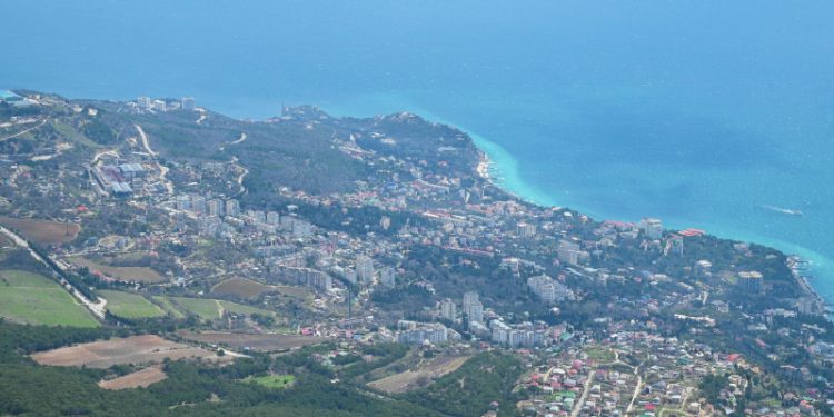 СМИ: попытка Киева вернуть под контроль Крым привела бы к расколу с Западом