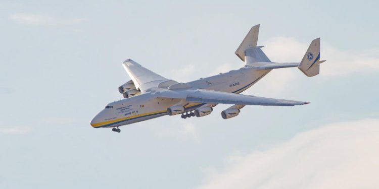СМИ: Украина строит новый крупнейший в мире грузовой самолет «Мрия»