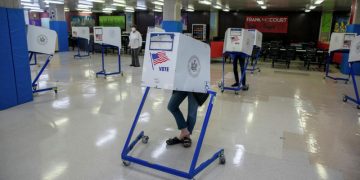 США заявили об отсутствии компрометации электронных систем голосования