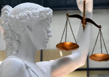 Суд в США распорядился поставить под внешнее наблюдение компанию Трампа