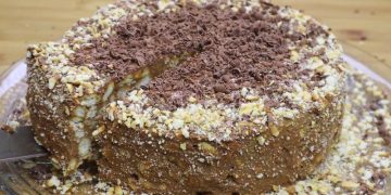 Торт из печенья и сгущенки без выпечки: простой рецепт