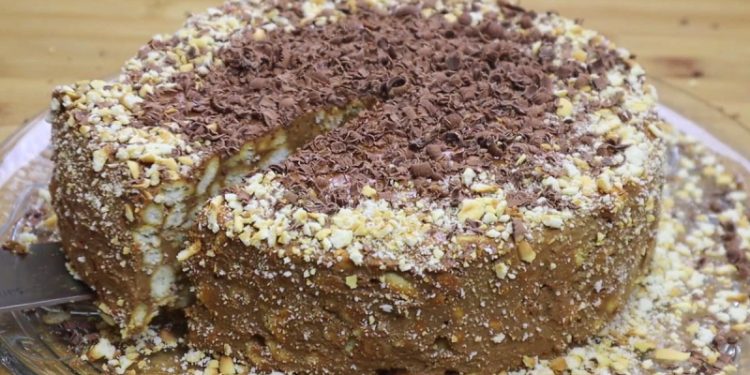 Торт из печенья и сгущенки без выпечки: простой рецепт