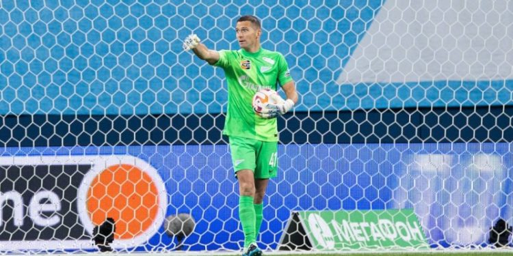 Тренер вратарей «Зенита» опроверг завершение карьеры Кержакова