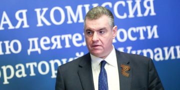 Украина не готова к возобновлению переговоров, заявил Слуцкий