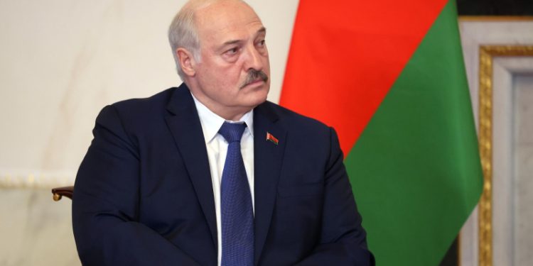 Украинцы убили российских пленных ради эскалации, заявил Лукашенко